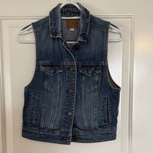 American Eagle Denim Women’s Sleeveless Vest